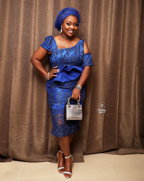 Ghanian beautiful actress Jakie Appiah stuns in this deep blue native ...