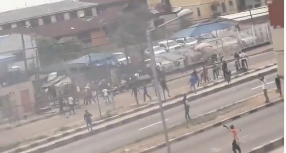 Gunshots As Rival Gangs Clash In Fadeyi Area Of Lagos (Photos)