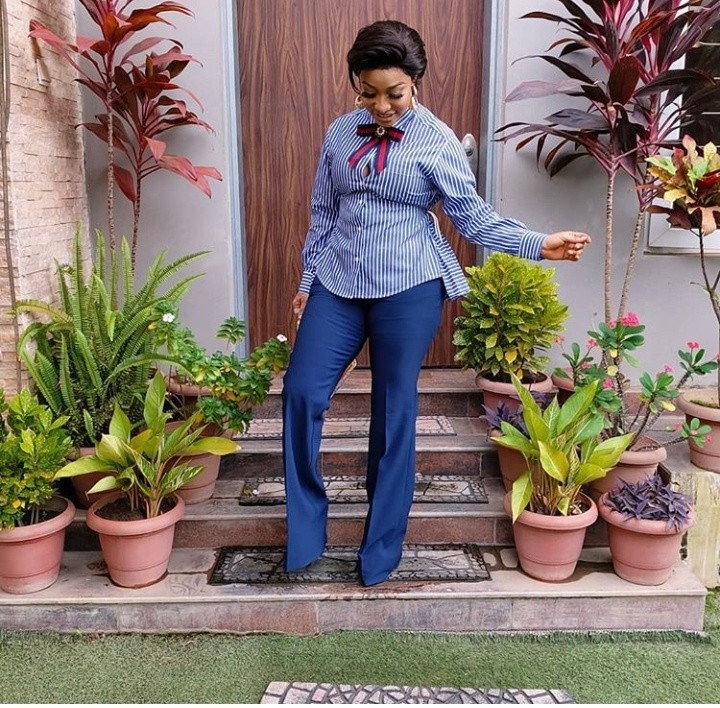 Tonto Dikeh Steps Out In Stylish Corporate Outfit 13