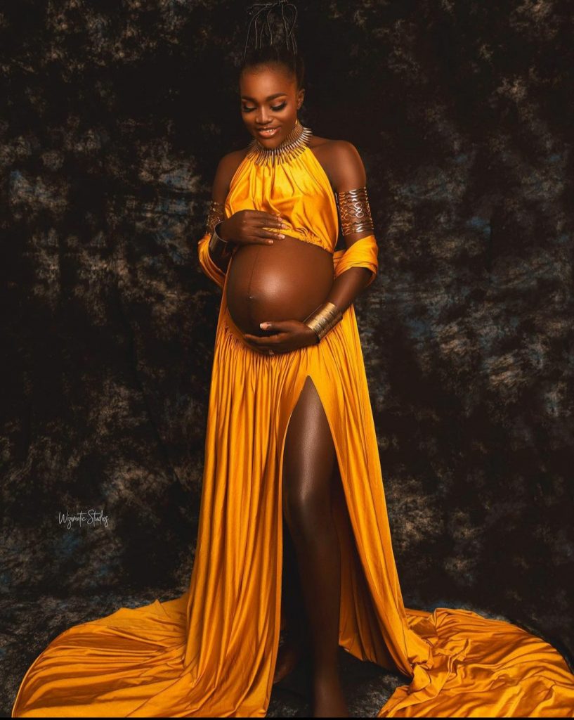 Nigerian Actress Bukunmi Oluwasina Shows Off Her Baby Bump Months After Her Wedding (Photos) 2