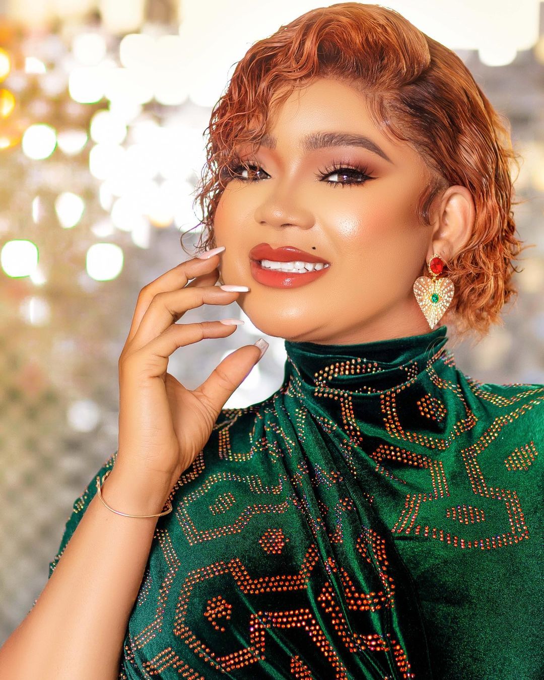 hese-4-looks-remind-us-how-charming-rachael-okonkwo-is-naijafinix