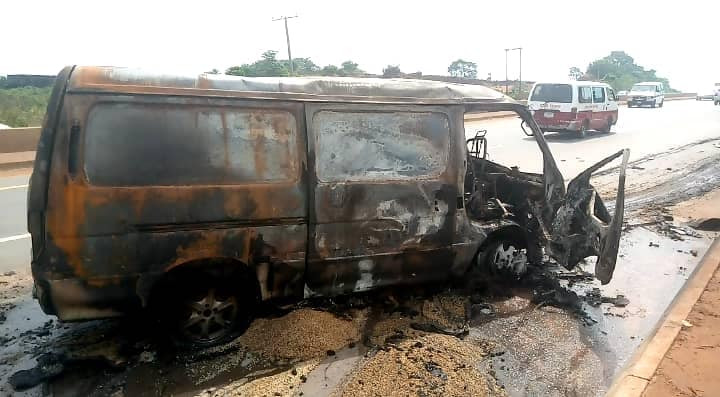 CmaTrends  2 Reverend Sisters, Driver &#038; Couple Burnt In An Accident In Anambra (Photos)  « CmaTrends 15265027 6256c71113156 jpeg48916b68e1dd6f19f293c02772001d3d